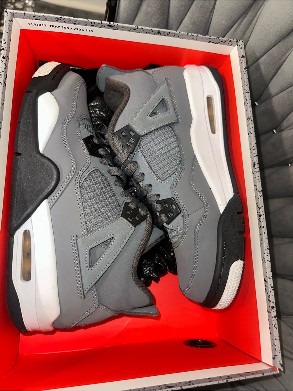 Air Jordan 4 Retro (GS) size 6Y